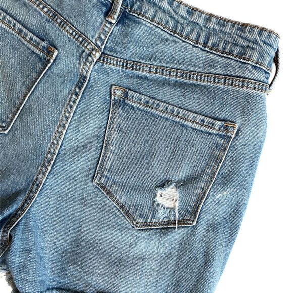 Old Navy high rise cut off distressed jean shorts size 4 - Picture 4 of 11
